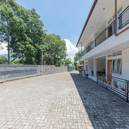 Hotel Urbanview Near Noah'S Park Lembang Bandung Exterior foto