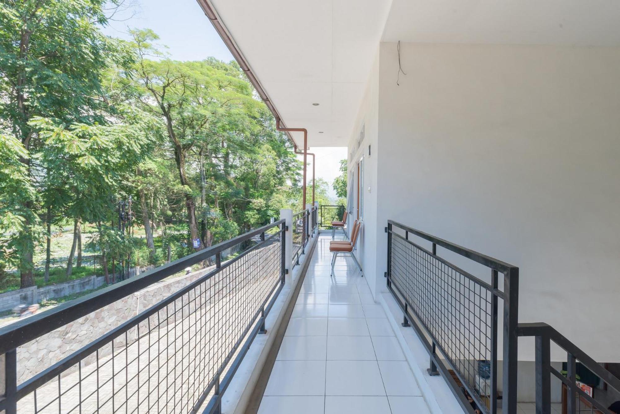 Hotel Urbanview Near Noah'S Park Lembang Bandung Exterior foto